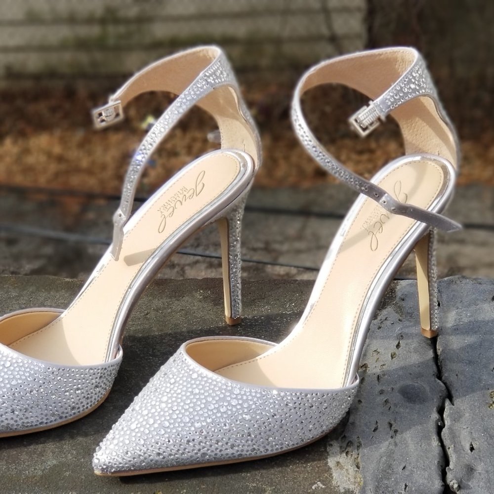 Crystal Pointed Toe Badgley Mischka Pumps